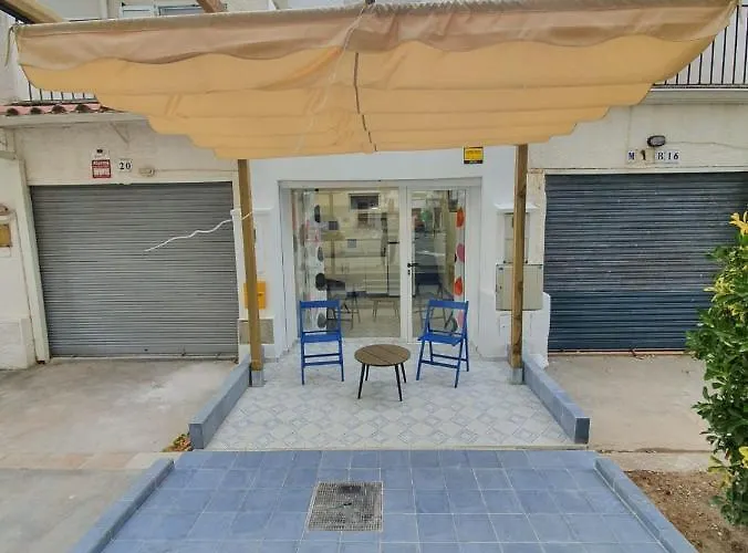 La Maisonnette Bleue * אמפוריבראבה