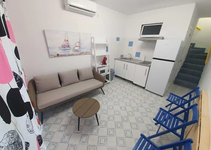 La Maisonnette Bleue אמפוריבראבה