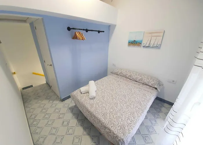 בית נופש La Maisonnette Bleue אמפוריבראבה